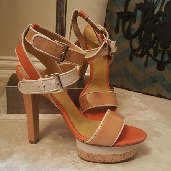 SOLD!! NINE WEST Tan Orange Sandals Heels - Size 8 1/2 - Picture 1 of 4